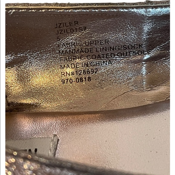 STEVE MADDEN Metallic Ballet Flats with Pearl Ankle Straps. Size 5 - Picture 6 of 10